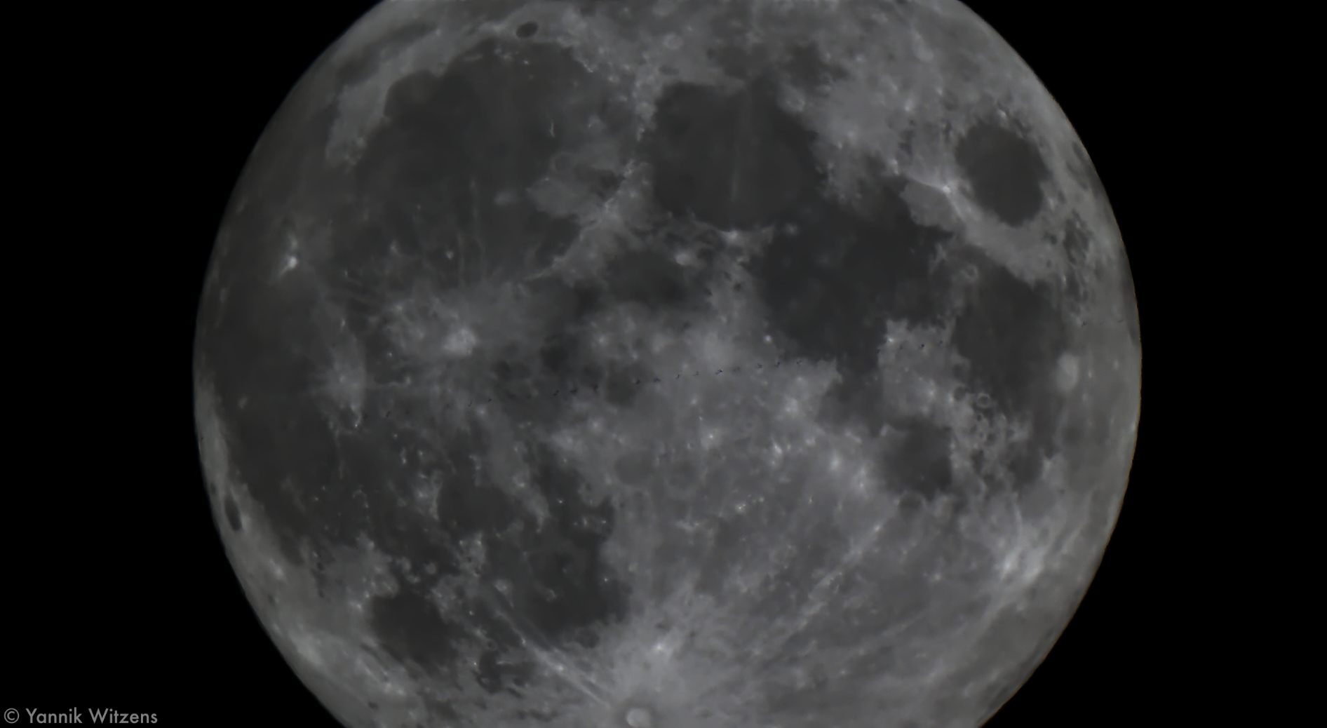 ISS-Transit vor dem Mond